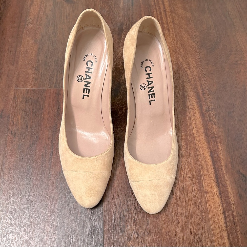 Chanel | suede heels size 38